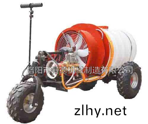 自走式(shi)噴(pen)霧(wu)機(ji)